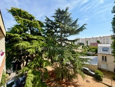 Appartement 4 pièces, 3 chambres / balcon / cave / parking / terrain de tennis