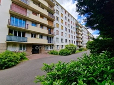 QUATRE PIÈCES LUMINEUX AVEC BALCON – TROIS CHAMBRES – PROCHE RER ET COMMERCES
