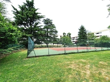 Appartement 4 pièces, 3 chambres / balcon / cave / parking / terrain de tennis