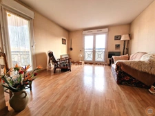 Appartement 3 pièces + balcon + 2 parkings