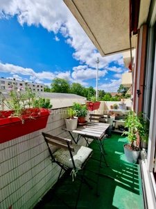 QUATRE PIÈCES LUMINEUX AVEC BALCON – TROIS CHAMBRES – PROCHE RER ET COMMERCES
