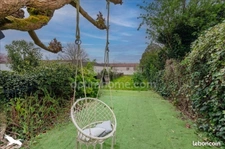 Charmante maison de ville avec jardin et garages à Pauillac, au coeur du Médoc