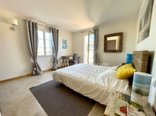 Marina individuelle traversante – 6 pièces – 165 m² – Terrain 700 m2 