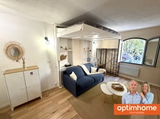 AIGUES-MORTES INTRA-MUROS – STUDIO 23 m² ENTIÈREMENT RÉNOVÉ – VUE EXCEPTIONNELLE SUR LA PLACE SAINT-LOUIS