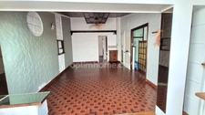 AIGUES-MORTES – Appartement P3 lumineux avec terrasse, à deux pas des Remparts