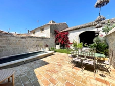MAISON INTRA-MUROS AVEC PATIO PISCINE ET GARAGE