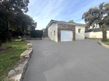 SUSSARGUES – VILLA DE PLAIN-PIED DE 192 M² AVEC PISCINE, JARDIN SANS VIS-À-VIS ET GARAGE