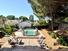 AIGUES-MORTES – MAS DE CHARME 200 m² SUR PLUS DE 2 000 m² DE TERRAIN