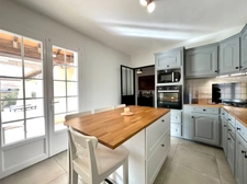 VILLA 5 PIÈCES DE PLAIN-PIED AVEC GARAGE ET PISCINE 