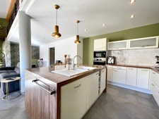 Maison contemporaine 5 pièces 142m2 + un appartement 2 pièces et un garage