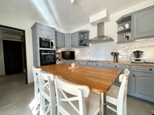 VILLA 5 PIÈCES DE PLAIN-PIED AVEC GARAGE ET PISCINE 