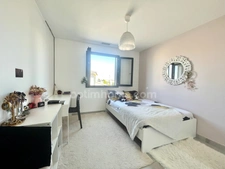 Villa contemporaine avec piscine chauffée – Élégance et confort à Vauvert