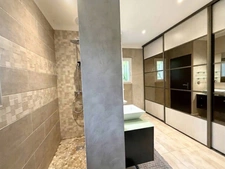 SUSSARGUES – VILLA DE PLAIN-PIED DE 192 M² AVEC PISCINE, JARDIN SANS VIS-À-VIS ET GARAGE