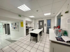 MURS COMMERCIAUX 185 M2 