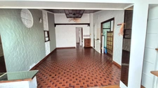 IMMEUBLE 180 M2 AIGUES MORTES 