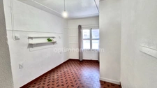 AIGUES-MORTES – Appartement P3 lumineux avec terrasse, à deux pas des Remparts