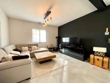 VILLA 5 PIÈCES DE PLAIN-PIED AVEC GARAGE ET PISCINE 