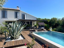 Coup de cœur en Camargue – Mas individuel rénové avec jardin paysager & piscine sans vis-à-vis
