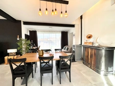 VILLA 5 PIÈCES DE PLAIN-PIED AVEC GARAGE ET PISCINE 
