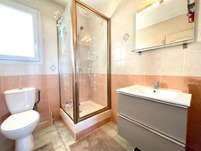 Maison familiale 128 m² avec double garage et jardin à Saint-Laurent-d'Aigouze