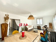 AIGUES-MORTES MAISON RÉNOVÉE 5 PIÈCES 147 M2 AVEC 2 GARAGES ET TOIT TERRASSE 