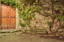 AU CENTRE DE SAIX, MAISON DE VILLAGE EN PIERRE REFAITE A NEUF