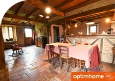 Magnifique propriété en pierre avec gîte attenant et beau terrain avec vue dégagée 