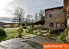 Magnifique propriété en pierre avec gîte attenant et beau terrain avec vue dégagée 