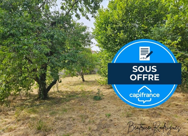 Terrain à vendre de 839,00 m² PANISSIERES (42)