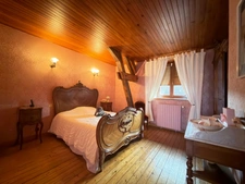 Ferme 9 pièces 260 m2, dépendances 1200 m2