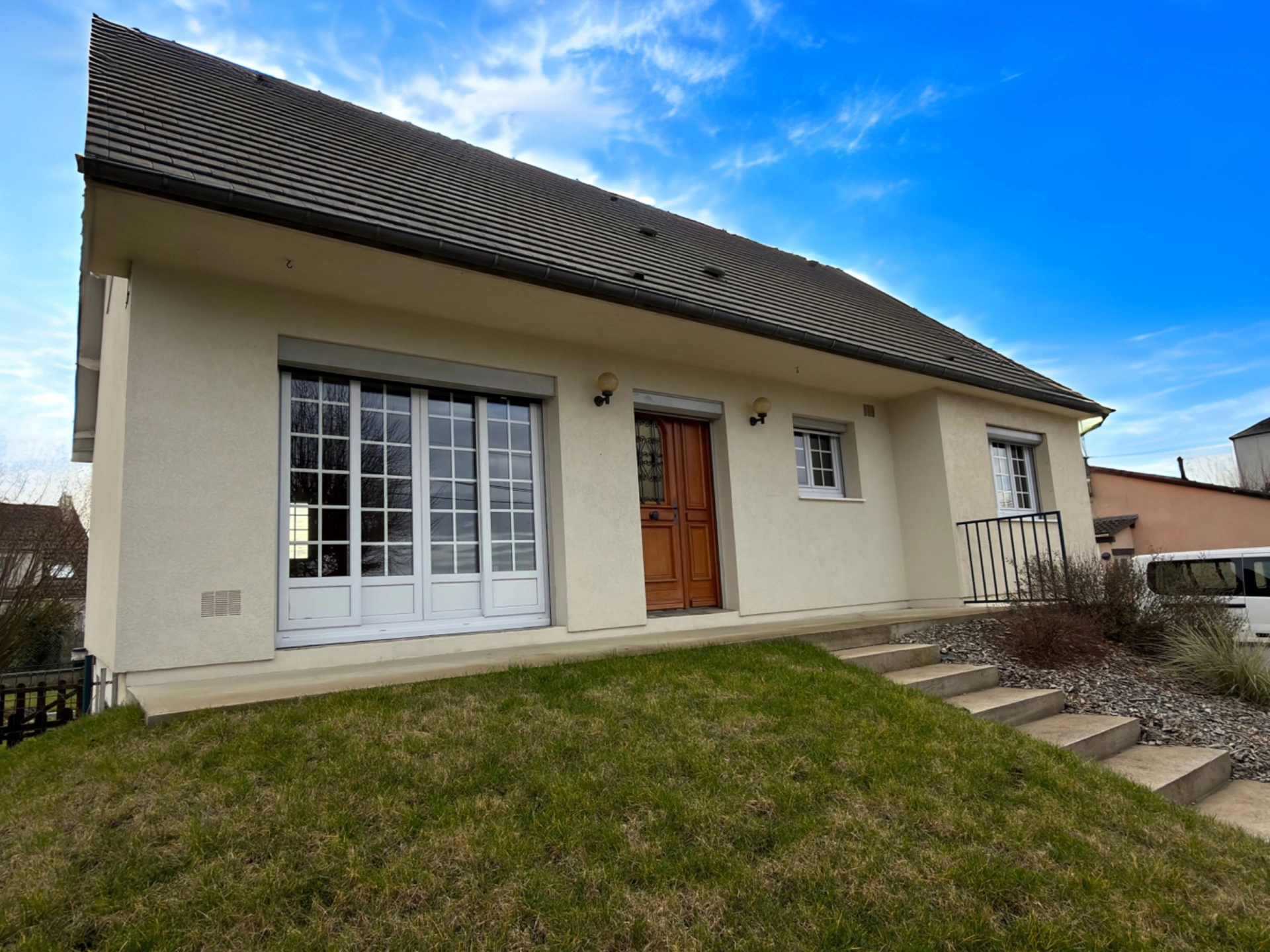 Maison 6 pièces 168 m² · à Beville le Comte · 168 m² · 225 000 €