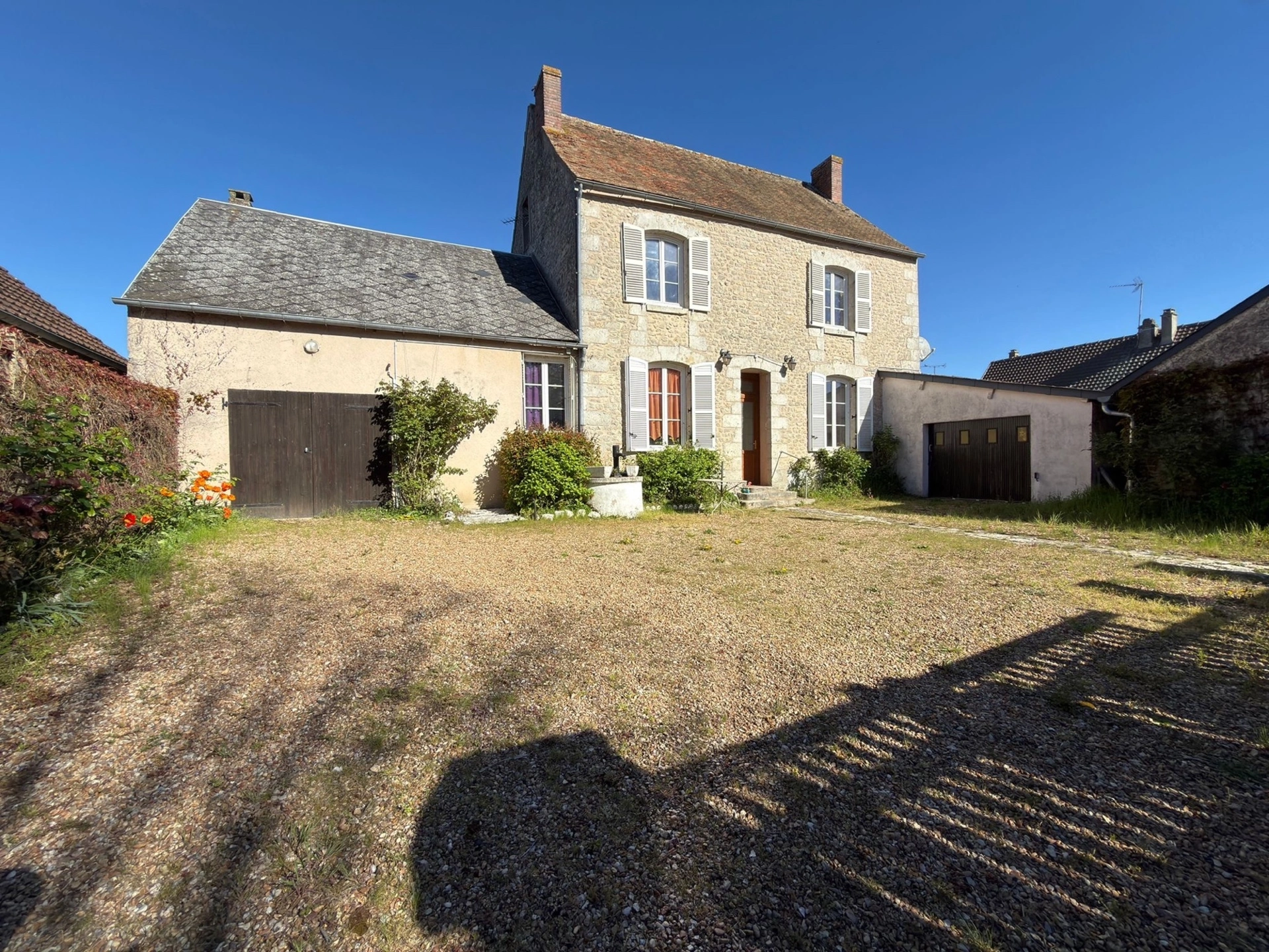 Maison 6 pièces 150 m² · à Ouarville · 150 m² · 199 000 €