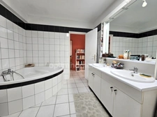 Maison de 156 m² Charme de la pierre et beaux volumes au cœur de L'Houmeau  ANGOULEME (16)