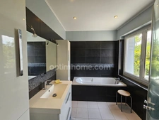  Magnifique maison rénovée de 157 m² avec piscine et garage – RUELLE SUR TOUVRE (16)