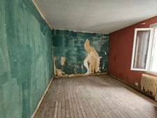 MAISON DE 100 m² AVEC 50 m² DE COMBLE AMMENAGABLE ET GRANGE DE 26 m² LE GOND PONTOUVRE (16)