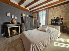 Maison de caractère rénovée (264 m²) – 5 Chambres et bureaux Charme, volumes et confort HIERSAC (16)