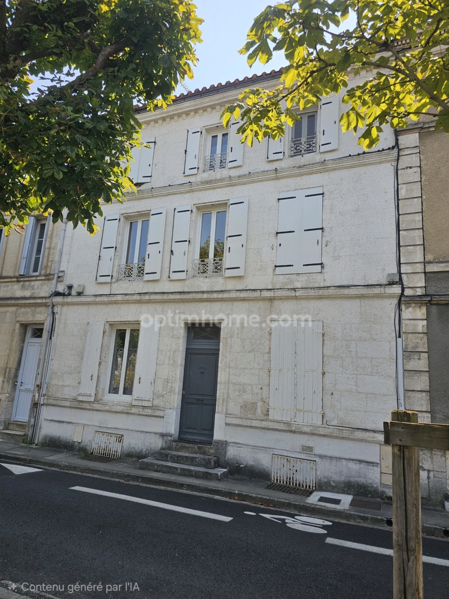 Immeuble 7 pièces 151 m² · à Angouleme · 151 m² · 320 000 €
