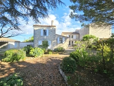 Rare : Secteur proche Victor Hugo ANGOULEME Demeure de caractère en pierre de taille, 4 chambres, 151 m² sur 800 m² de terrain