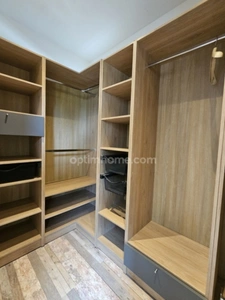 Au cœur de la ville de LA BRÈDE, Maison 148 m², 4 chambres et bureau. LA BREDE (33)