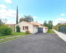 Au cœur de la ville de LA BRÈDE, Maison 148 m², 4 chambres et bureau. LA BREDE (33)