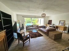  Magnifique maison rénovée de 157 m² avec piscine et garage – RUELLE SUR TOUVRE (16)
