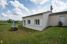 Maison de plain-pied 78 m² 2 chambres avec garage, sans travaux. 4 pièces SIREUIL (16)