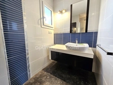 Au cœur de la ville de LA BRÈDE, Maison 148 m², 4 chambres et bureau. LA BREDE (33)