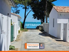 RARE !!! Maison de 230 M² DE SURFACE COMPRENANT UNE MAISON, UN GARAGE POUR BATEAU ET UN STUDIO sur RIVEDOUX PLAGE (17)