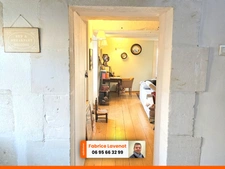 Propriété comprenant une maison charentaise de 230 m², attenant un gîte de 79 m² indépendant et un studio l’ensemble meublé. SAINT SATURNIN (16)