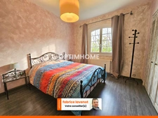 Maison de plain-pied de 153 m² avec 4 chambres, un garage et une piscine. MOUTHIERS SUR BOEME (16)