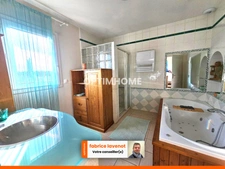 RARE villa de 263 m² sur SAINT-YRIEIX, proche de SAINT CYBARD avec 6 chambres et bureau, piscine et 80 m² de garage 12 pièces SAINT YRIEIX SUR CHARENTE (16)