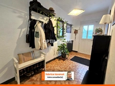 Maison de plain-pied de 153 m² avec 4 chambres, un garage et une piscine. MOUTHIERS SUR BOEME (16)