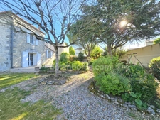 Rare : Secteur proche Victor Hugo ANGOULEME Demeure de caractère en pierre de taille, 4 chambres, 151 m² sur 800 m² de terrain