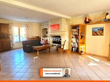 RARE villa de 263 m² sur SAINT-YRIEIX, proche de SAINT CYBARD avec 6 chambres et bureau, piscine et 80 m² de garage 12 pièces SAINT YRIEIX SUR CHARENTE (16)